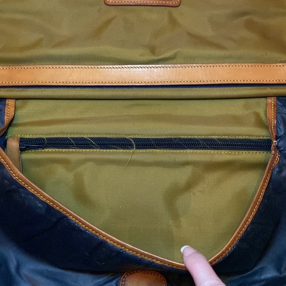 Hunting World Crossbody Long Strap Bag - Picture 5 of 12